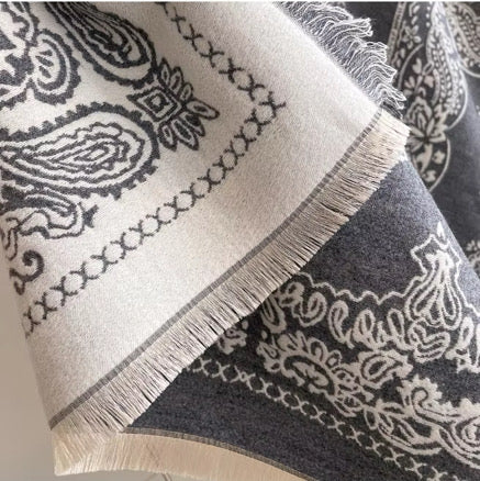 Miss Paisley Grey & Off-White