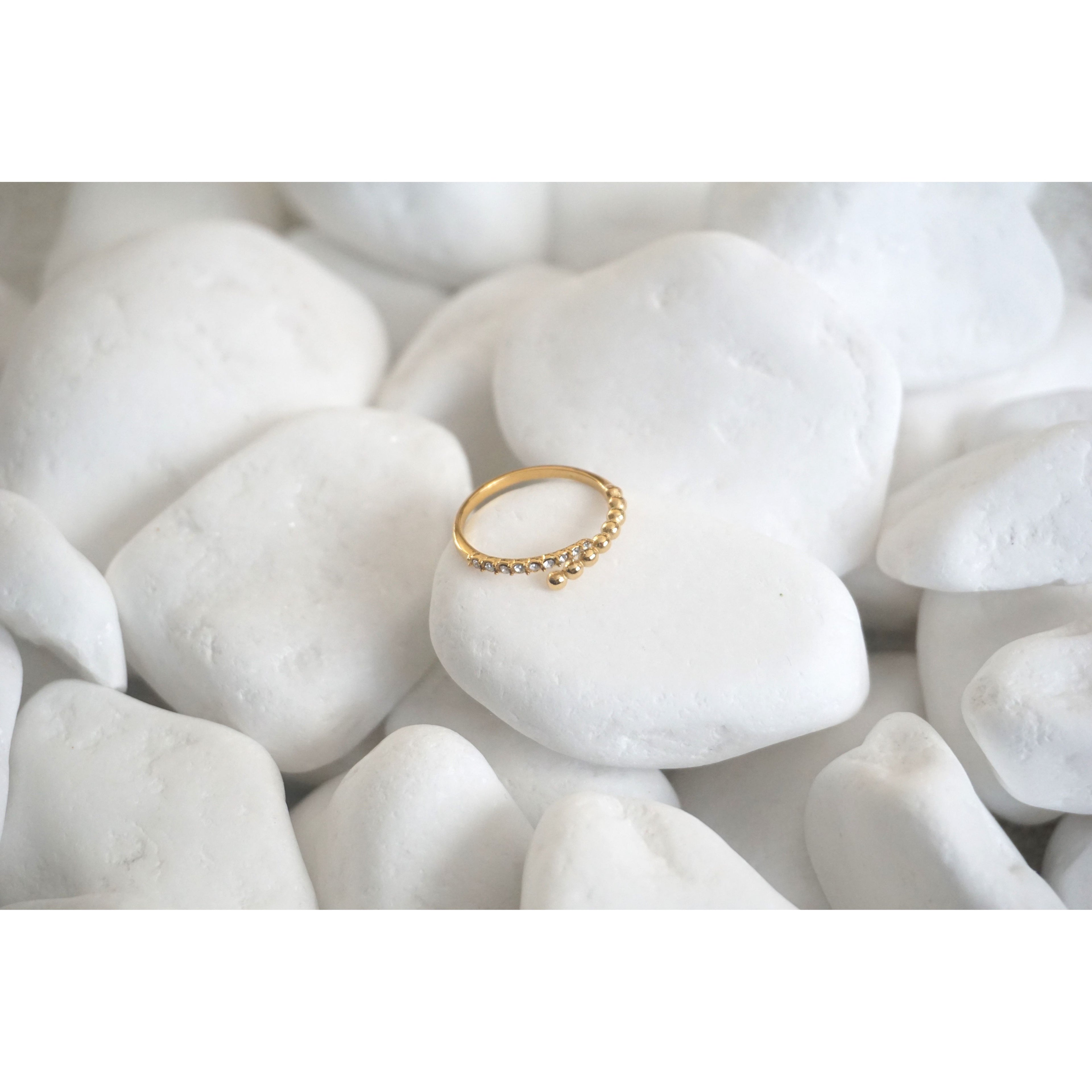 Miss Dotty Ring Gold