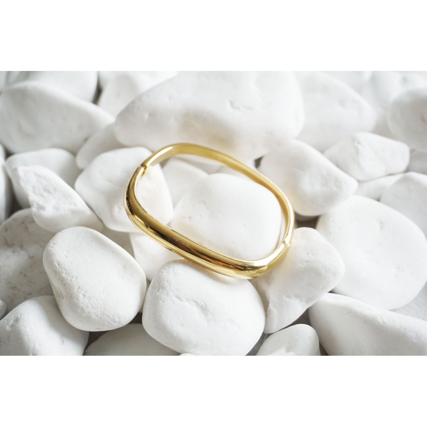 Miss Square Bangle Gold
