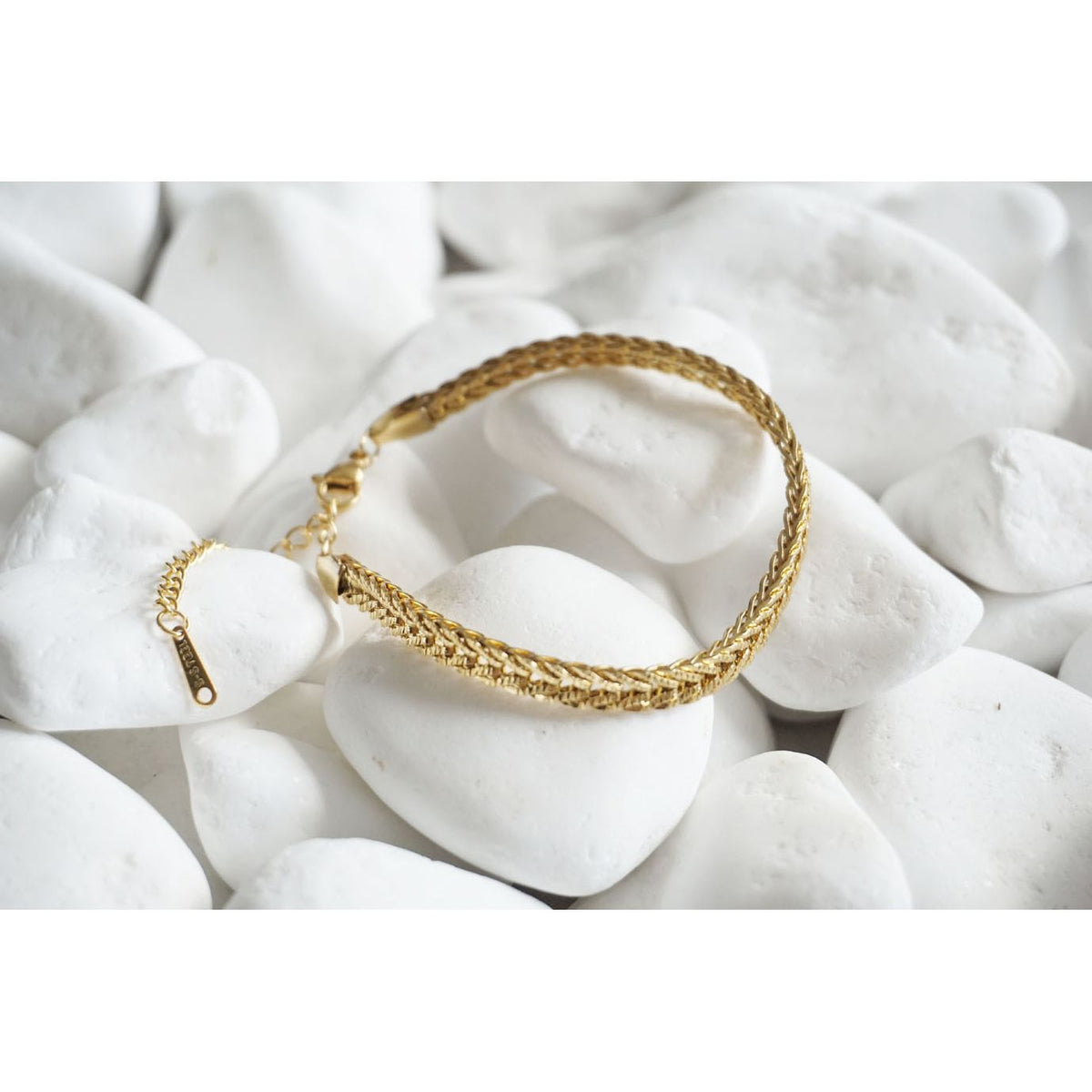 Braided Golden Simplicety Bracelet Gold