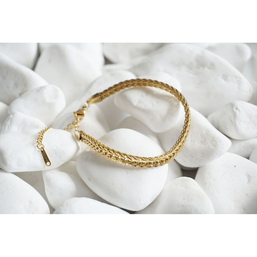 Braided Golden Simplicety Bracelet Gold