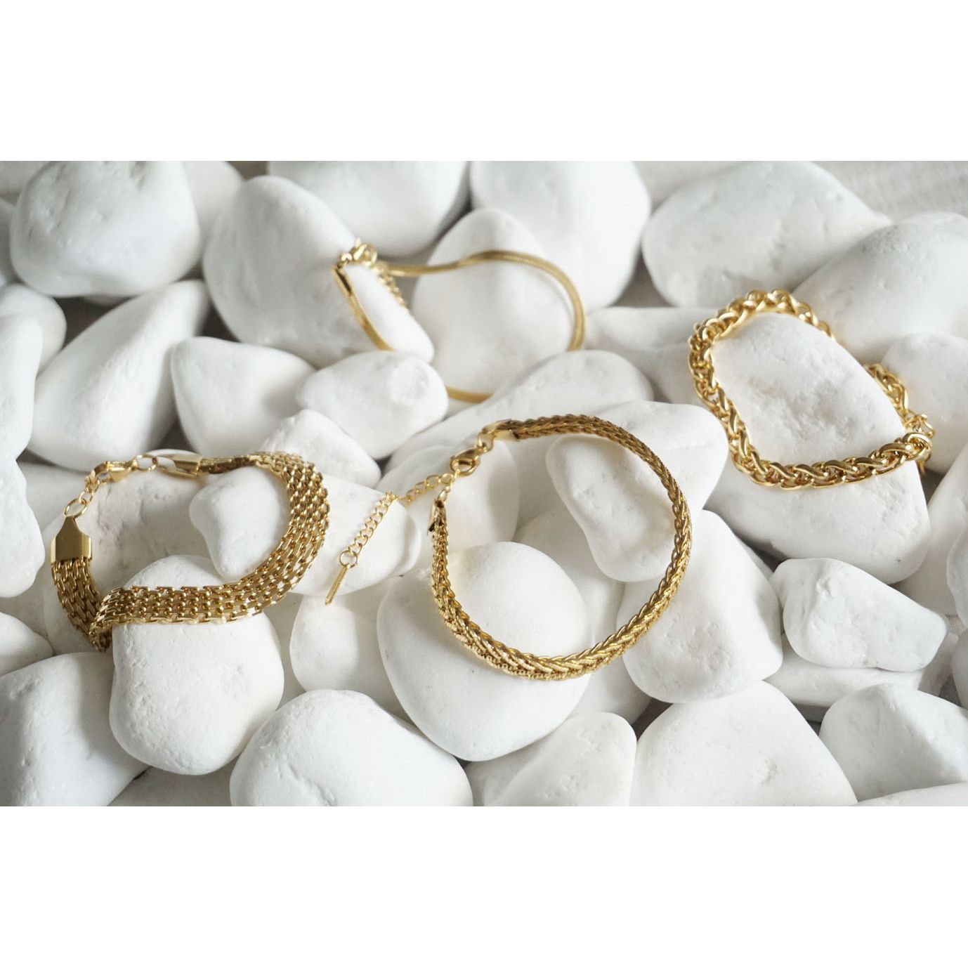 Slim Golden Simplicety Bracelet Gold