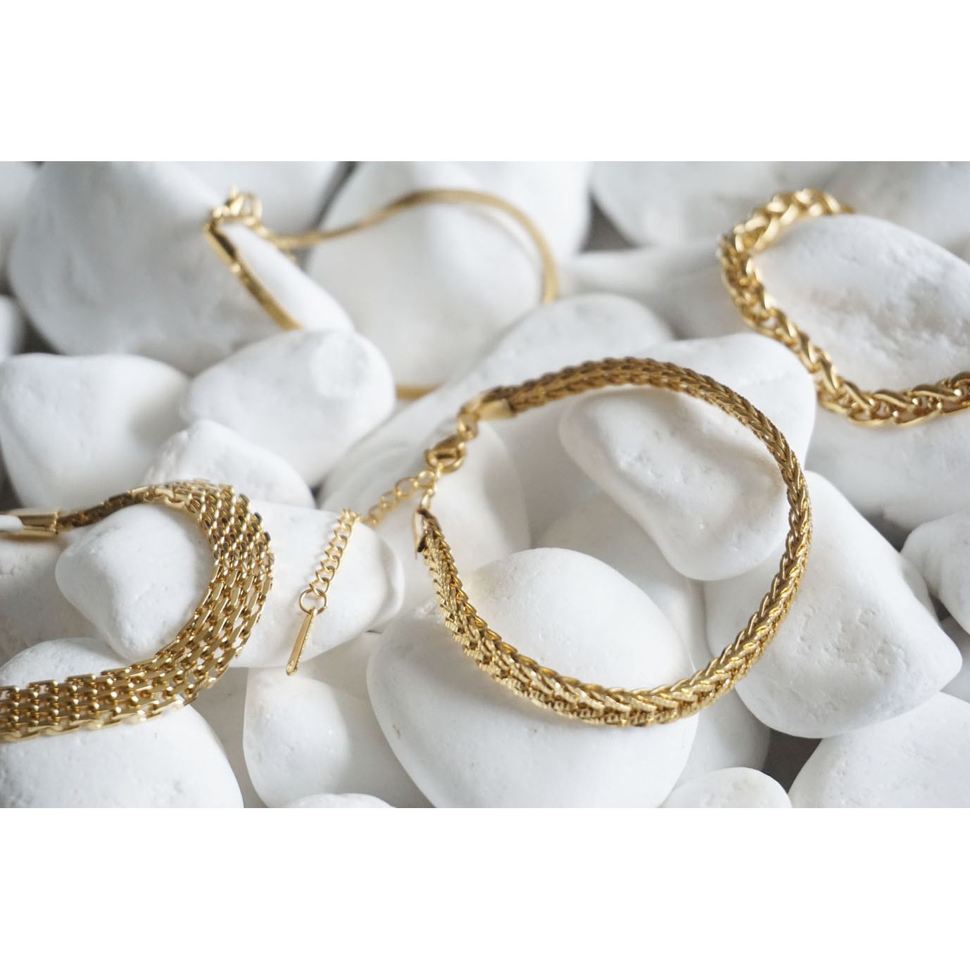 Braided Golden Simplicety Bracelet Gold