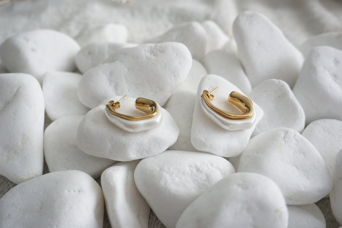 Pearl Flow Hoops