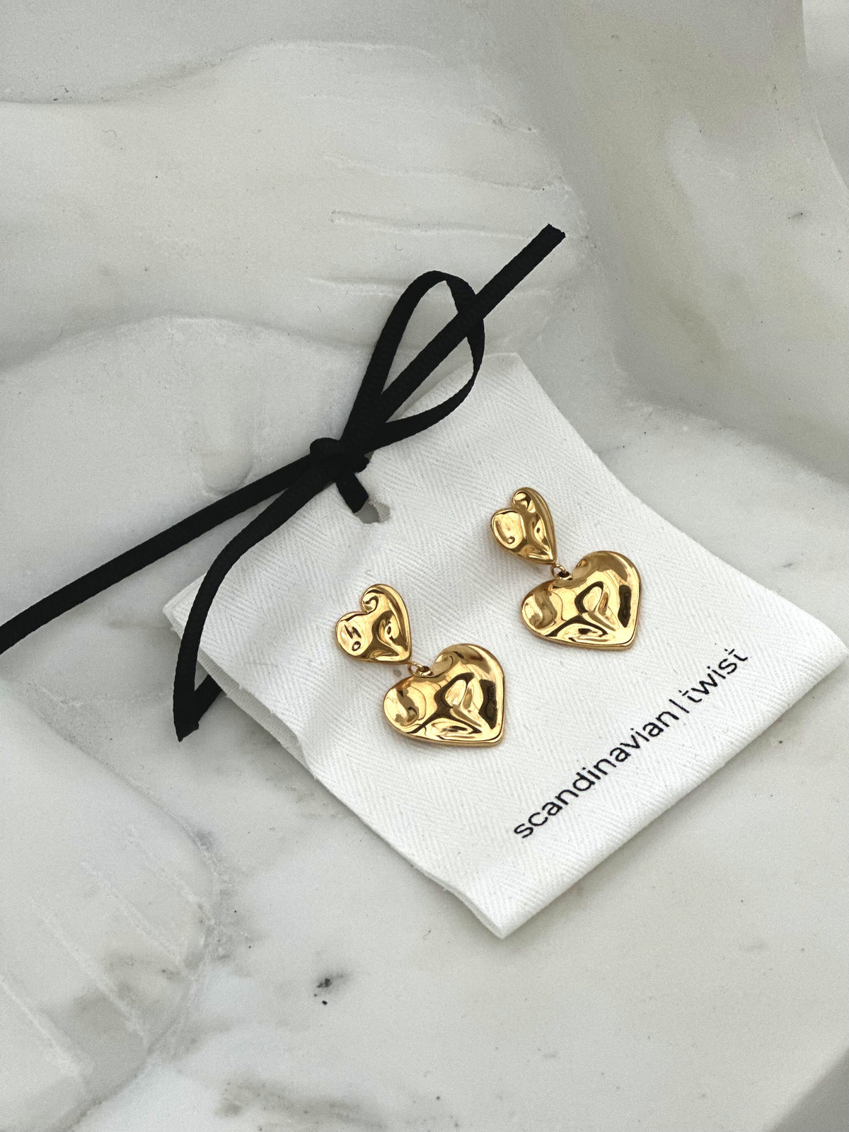 Grainy Hearts Earrings Gold