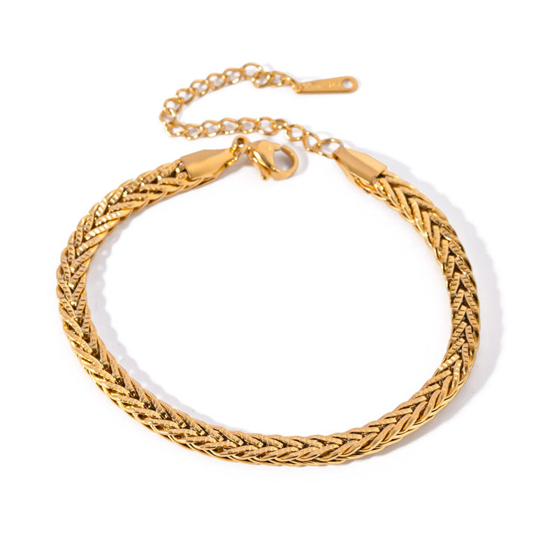 Braided Golden Simplicety Bracelet Gold